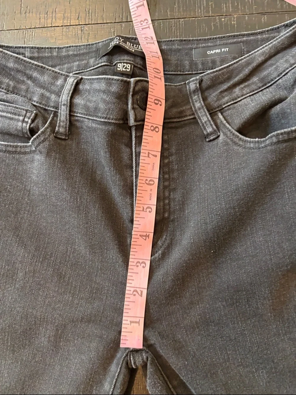 Judy Blue Black Straight-Leg Capri Fit Stretch Jeans 9 29